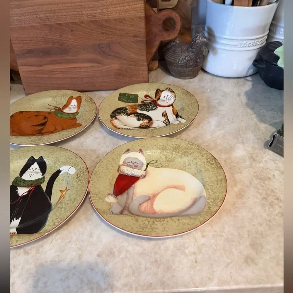 Sakura Fidlestix Christmas Cat-Themed Decorative Plates x4